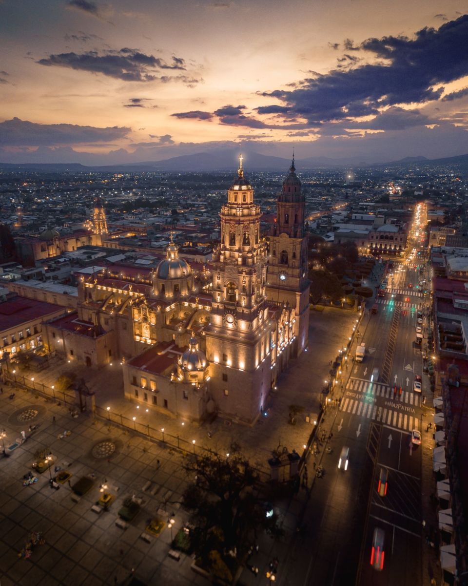 Catedral de Morelia por la noche