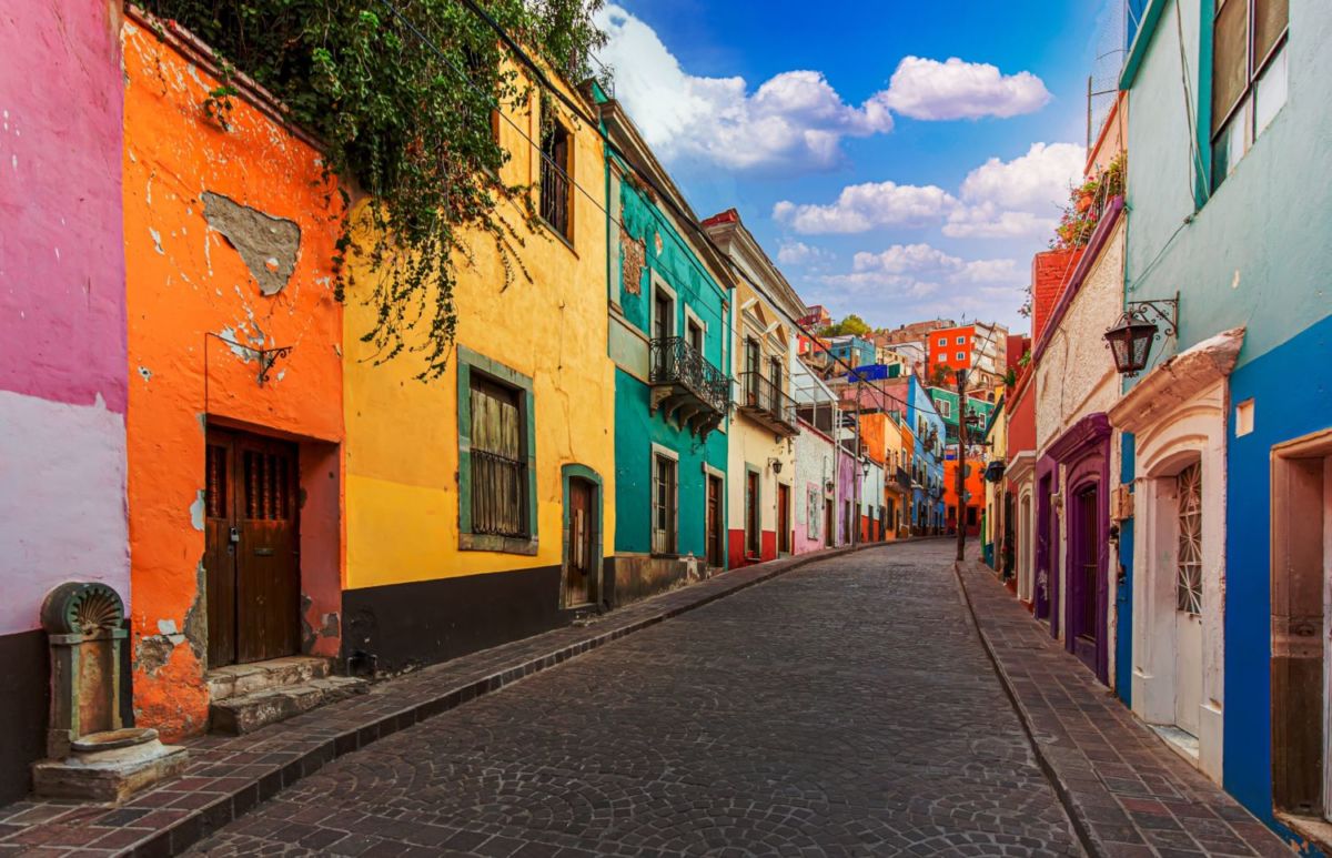 7 centros históricos en México para caminar entre calles adoquinadas, edificios coloridos y tradición a flor de piel 