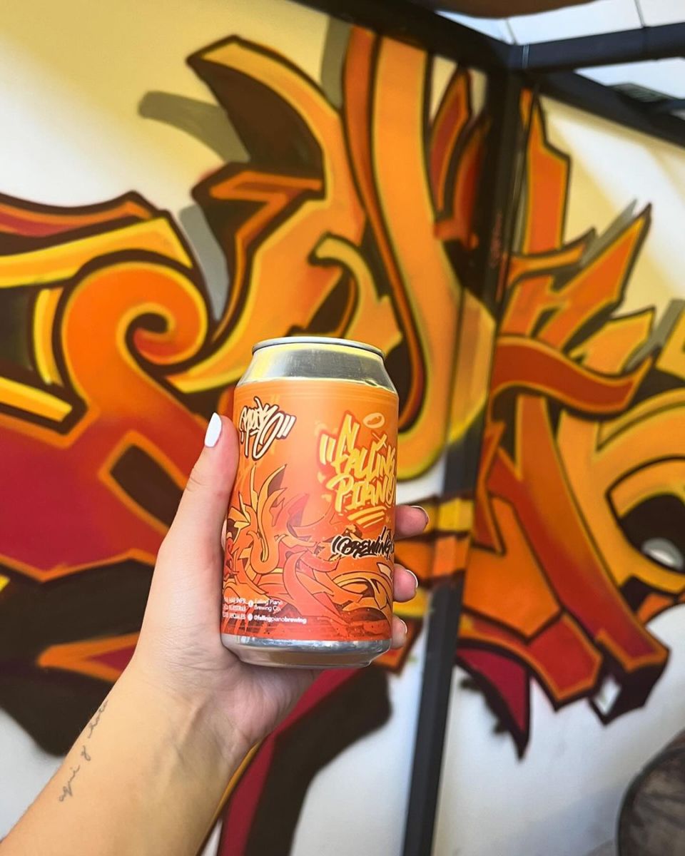 Intervención de las latas de Pianito por 360 Spray Paint