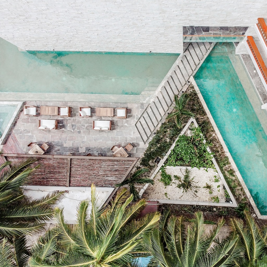 Así es el hotel de Tulum con pasillos de alberca, cenotes y playas sin olas