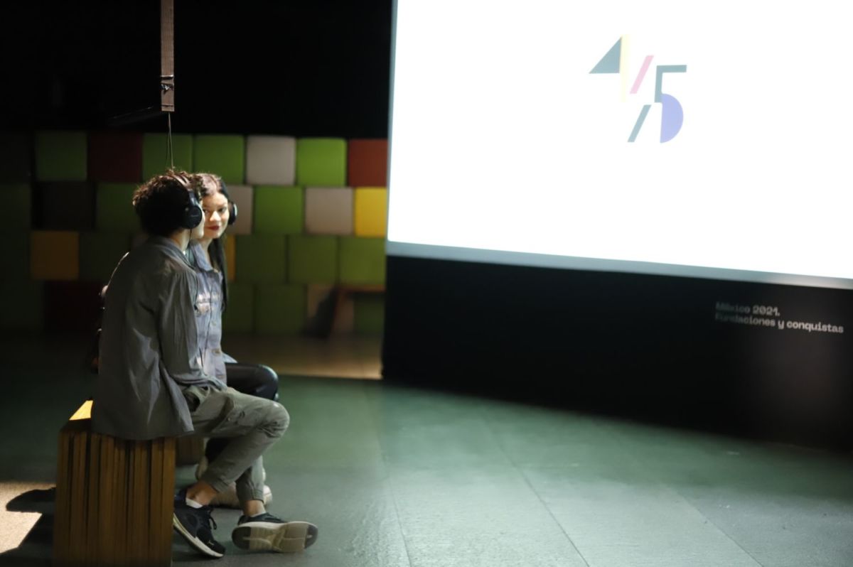 ¿Sabías que hay un cine y museo subterráneo debajo de La Estela de Luz en la CDMX? Visitarlo es gratis