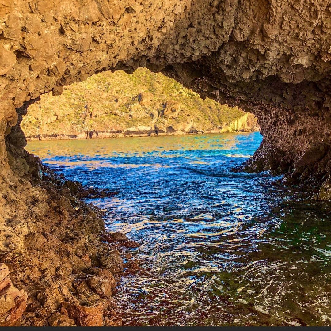 Cuevas y formaciones rocosas en El Himalaya, Sonora