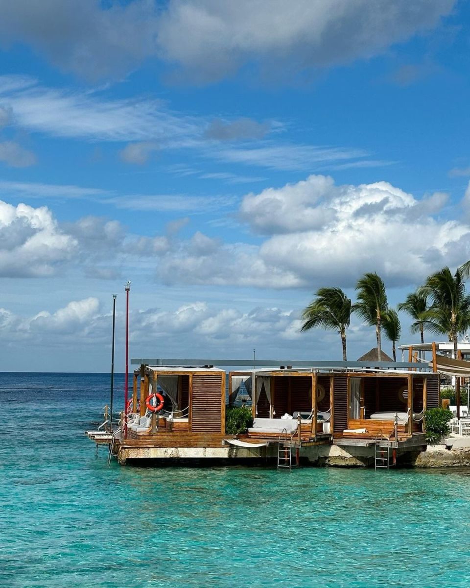 hotel en medio del mar caribe 