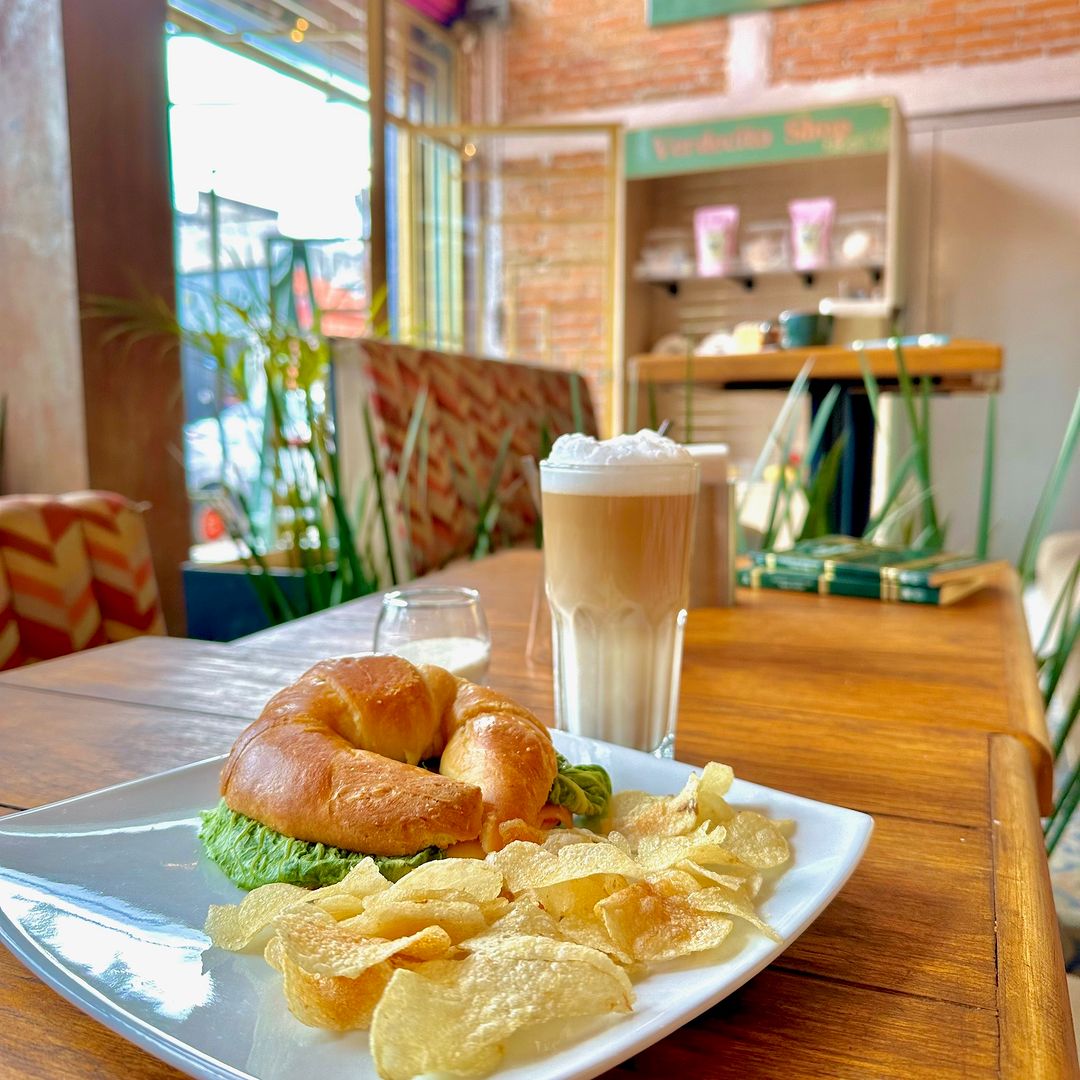 cafetería en la lagunilla