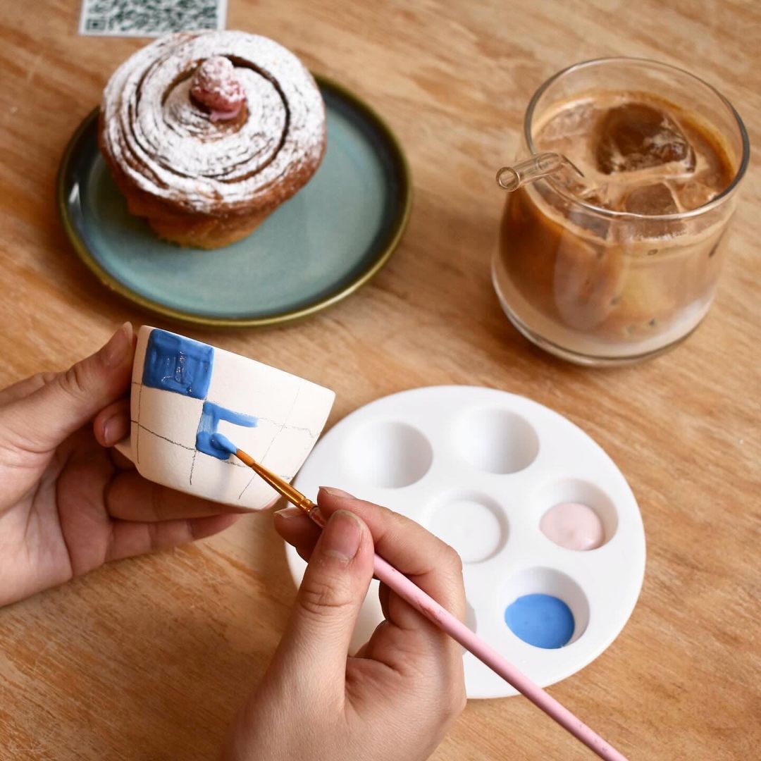 Foam: La cafetería de matcha y cerámica en la CDMX donde puedes pintar tazas, macetas y más