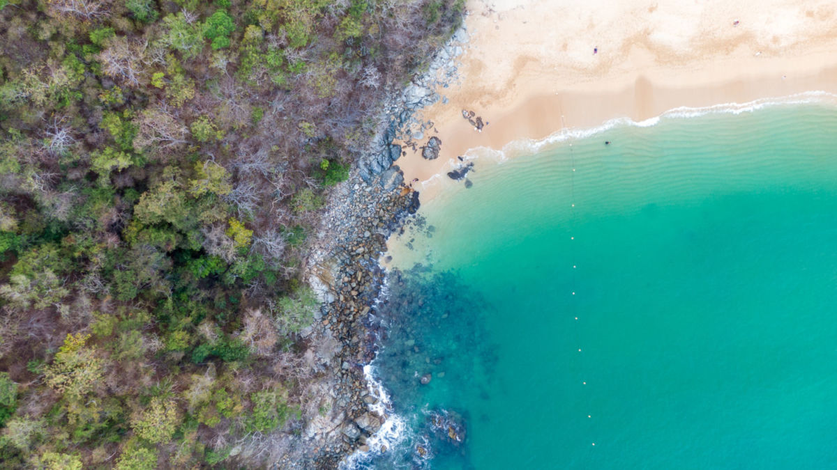 Bahía Órgano es la playa escondida de México a la que debes llegar en barco (casi no hay nadie)
