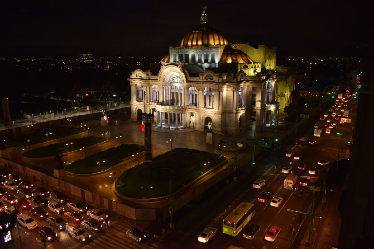 Restaurante con vistas al palacio de bellas artes