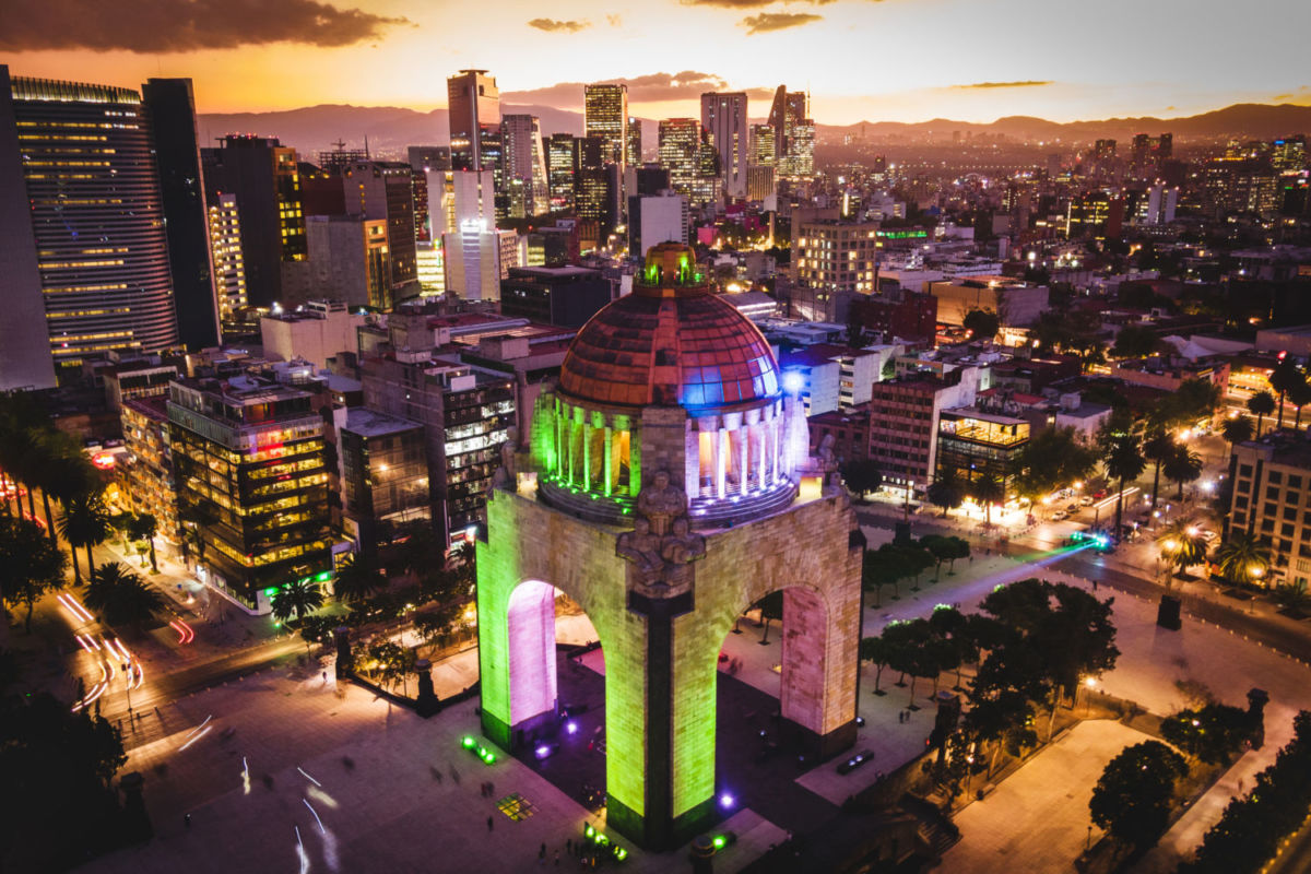 6 restaurantes para cenar con vistas a las iluminaciones más espectaculares de la CDMX