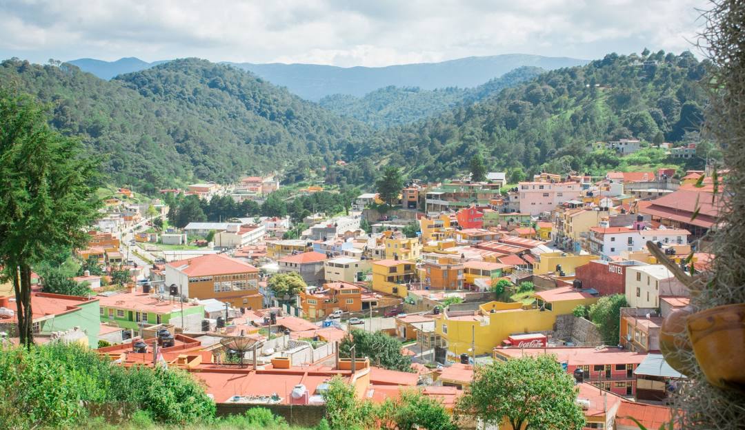 Cascadas, miradores y ruinas arqueológicas en este pueblo en medio del bosque en Querétaro