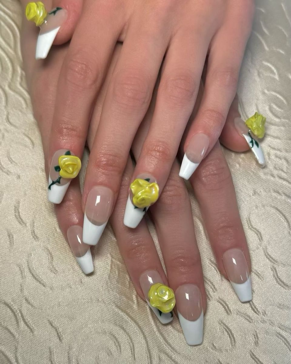 Uñas con flores 3D de Gigi Hadid