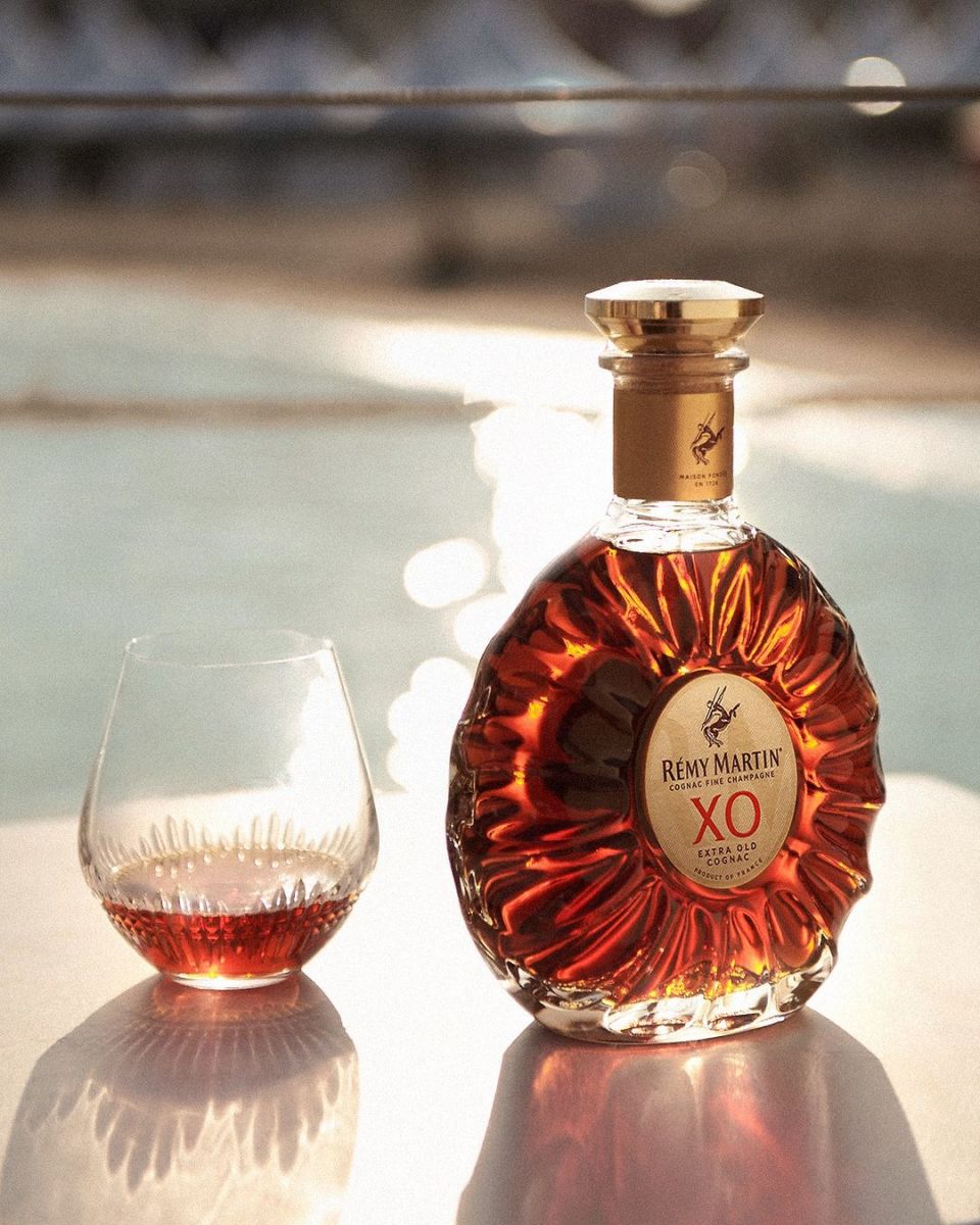 5 botellas que necesitas (sí o sí) en tu casa si eres de los que aman preparar cócteles