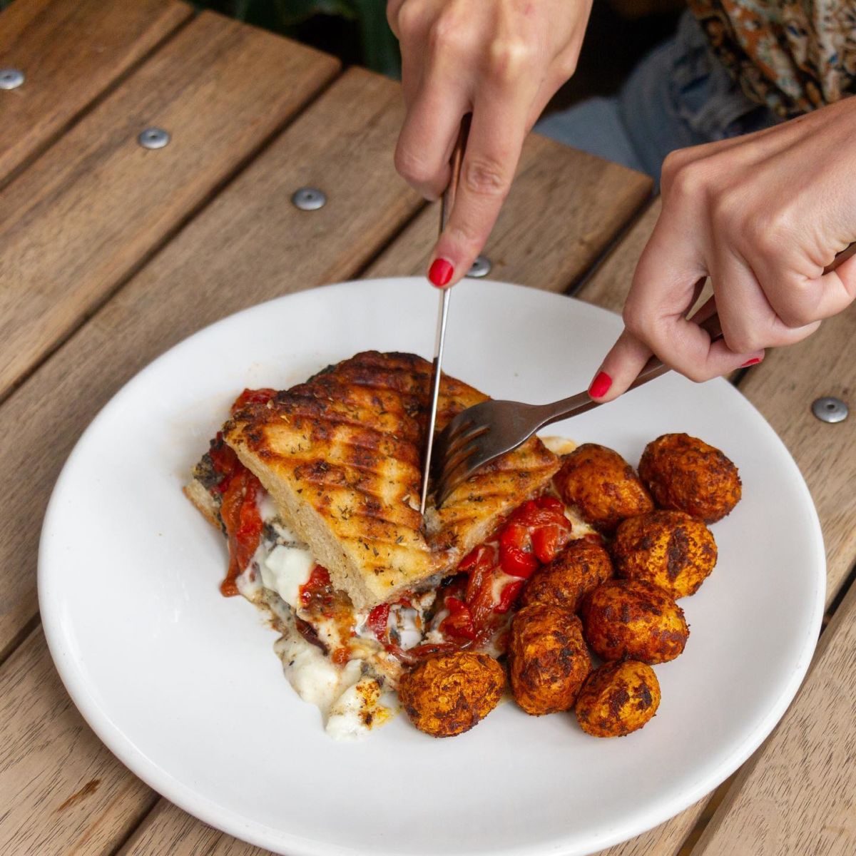 6 restaurantes ultra famosos por sus desayunos que no sabías que ofrecen comidas y cenas igual de ricas