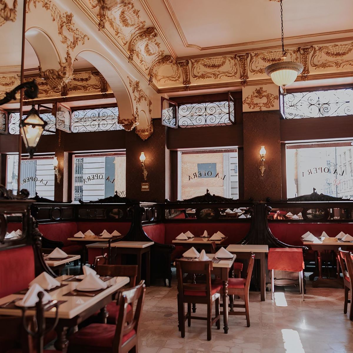 5 cantinas históricas en la CDMX que te harán viajar al pasado 