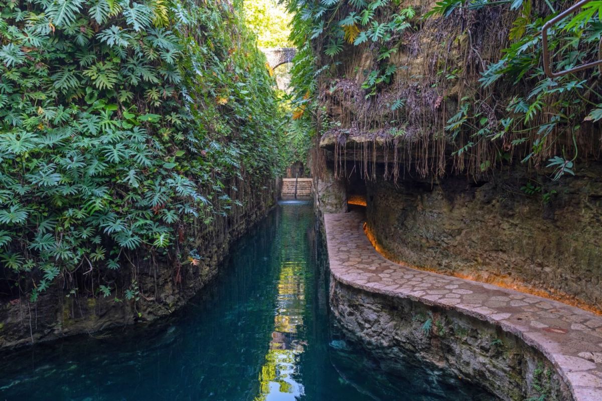 Cenotes ocultos, cascadas y cocina yucateca en esta hacienda histórica a las afueras de Mérida