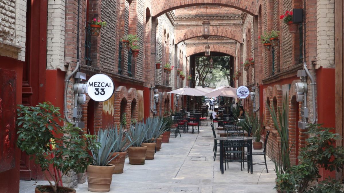 La Privada Roja: Una calle histórica de la CDMX, perfecta para pasear y comer rico