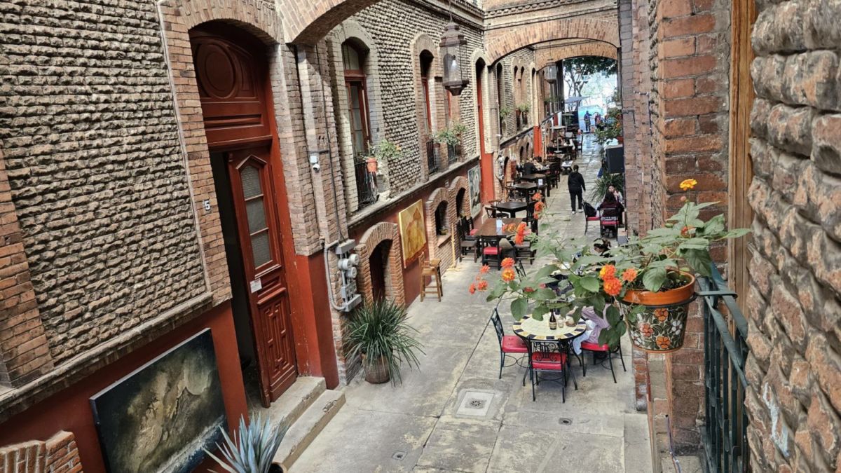 La Privada Roja, calle histórica para caminar en CDMX