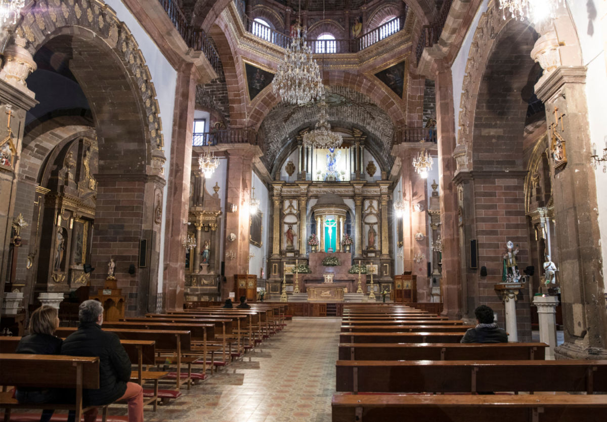 Interior de la parroquia de San Miguel Arcángel
