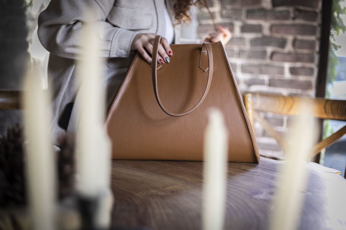 Esta marca mexicana hace bolsas de piel de nopal, y vas a querer comprar una