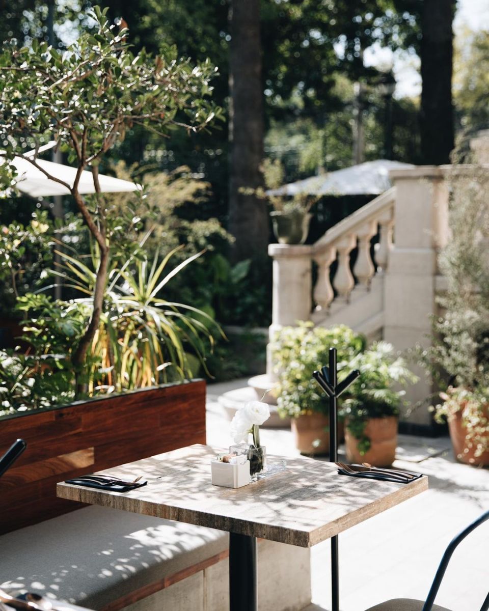 restaurante para desayunar y comer