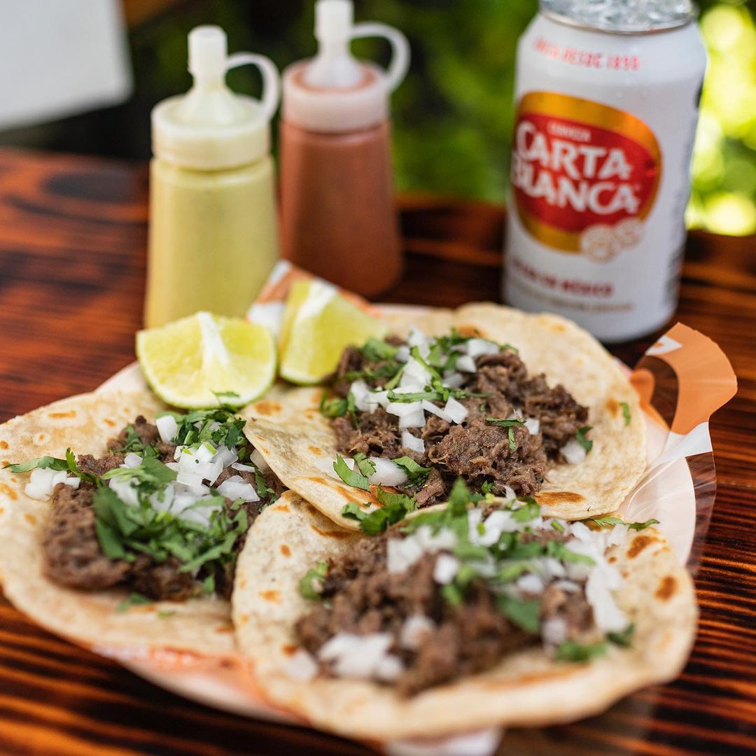 Tacos de barbacoa de res