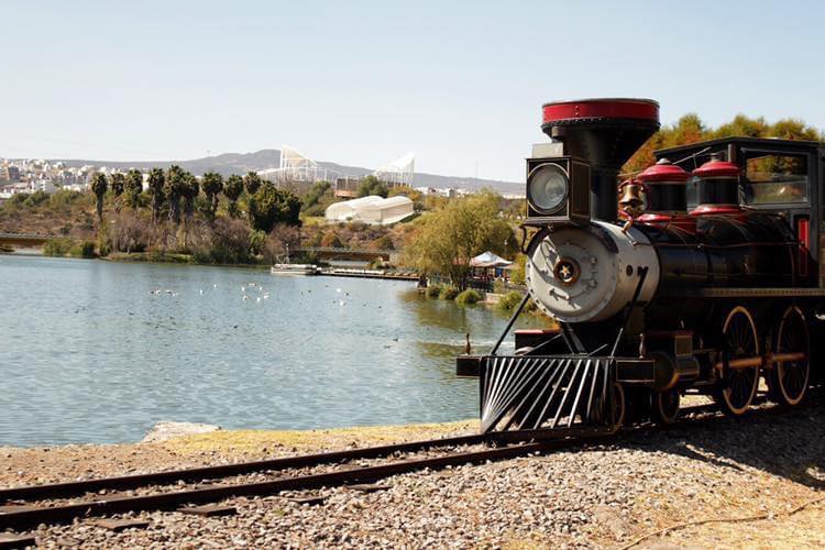 Viajar en tren cerca de la CDMX, Tren Espresso Parque Bicentenario