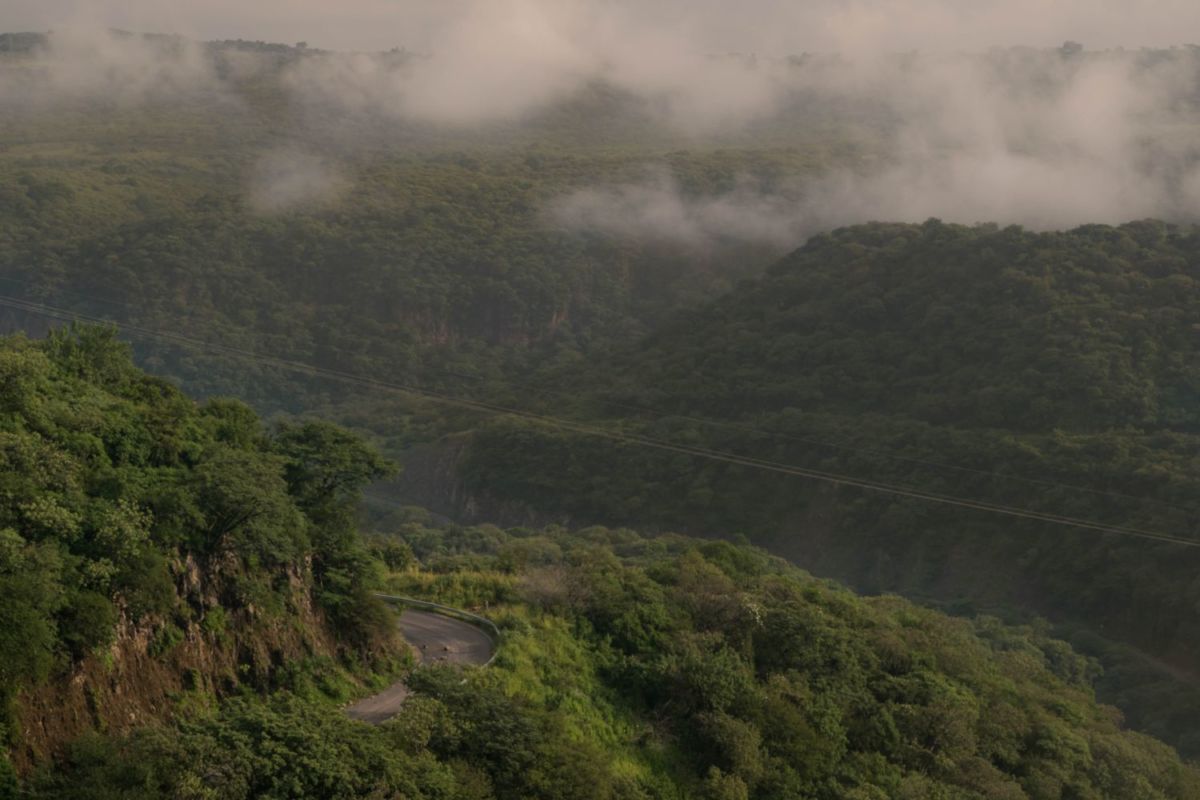 Camino hacia el Río Santiago en la Barranca de Huentitán