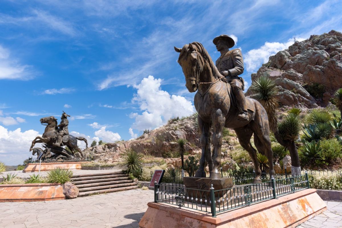Estatuas de revolucionarios cerca del teleférico de Zacatecas