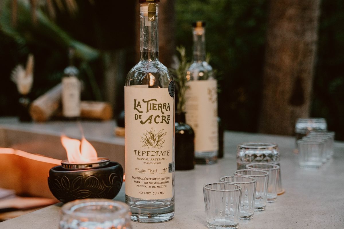 mezcal artesanal acre