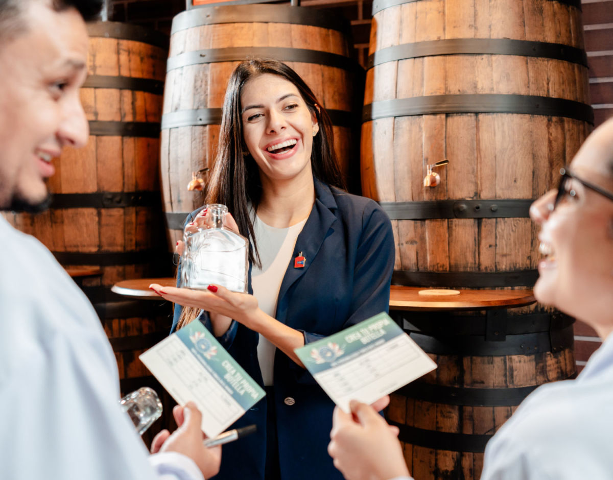Experiencia inmersiva crea tu botella de ron