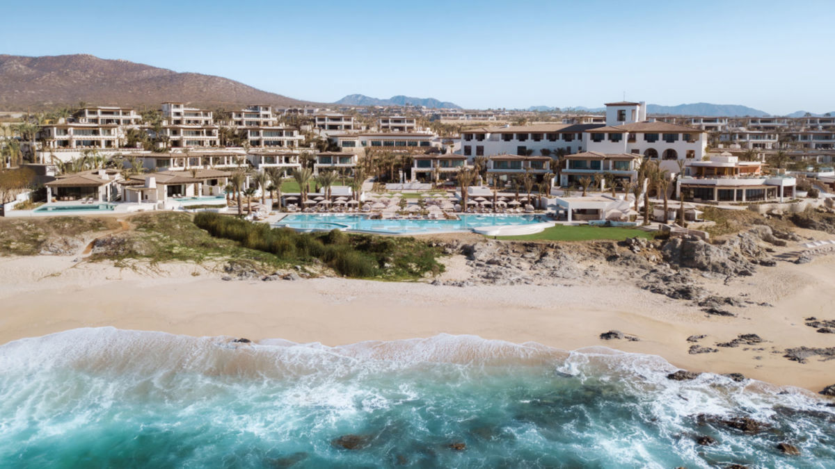 Parece un Pueblo Mágico, pero es un exclusivo hotel en Los Cabos donde comerás como nunca