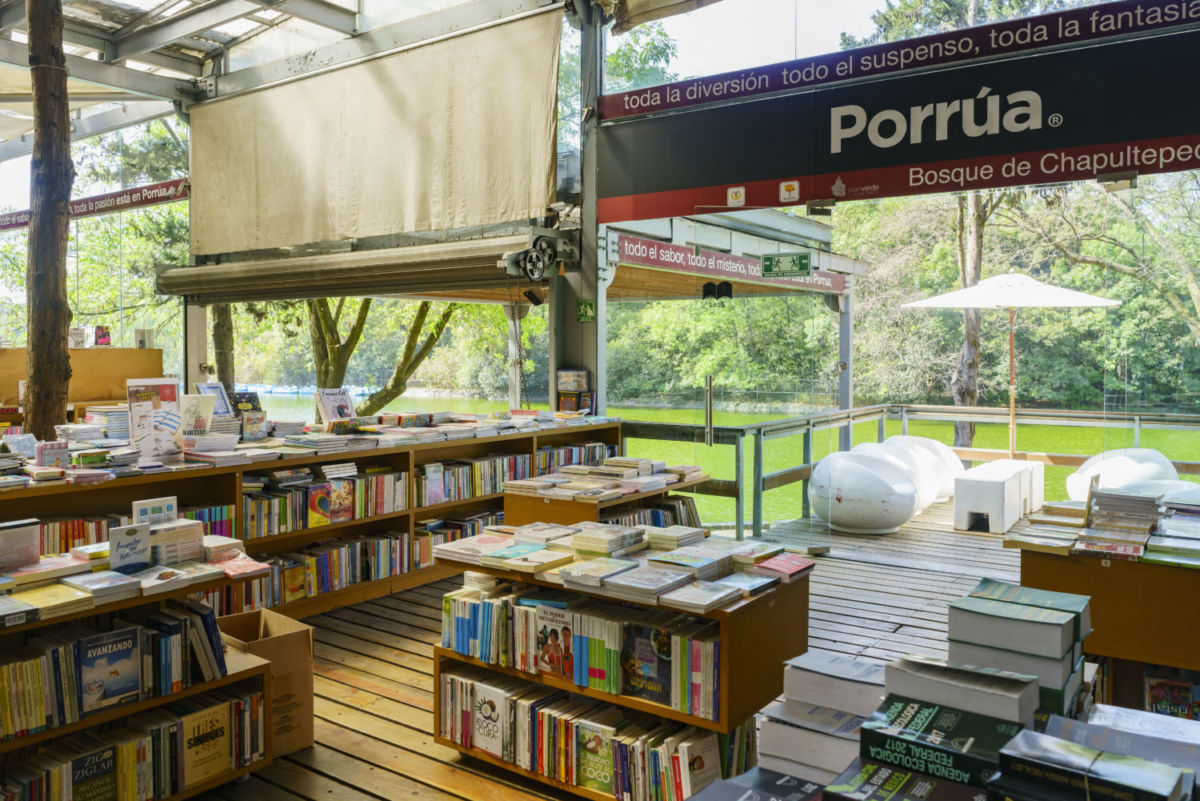 Librería bonita en el Bosque de Chapultepec