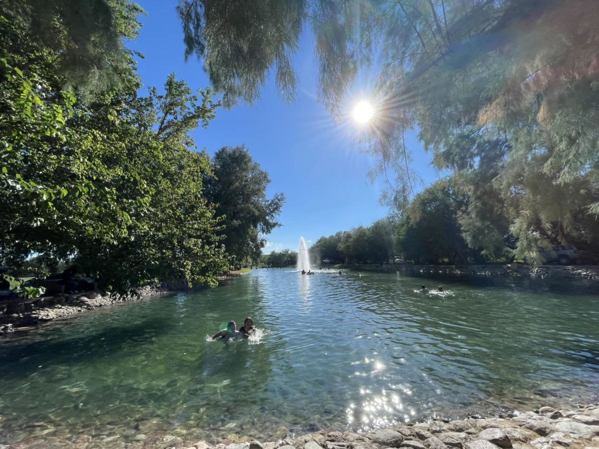 Pasa un día de aventura con tu familia en esta laguna cristalina de Sonora