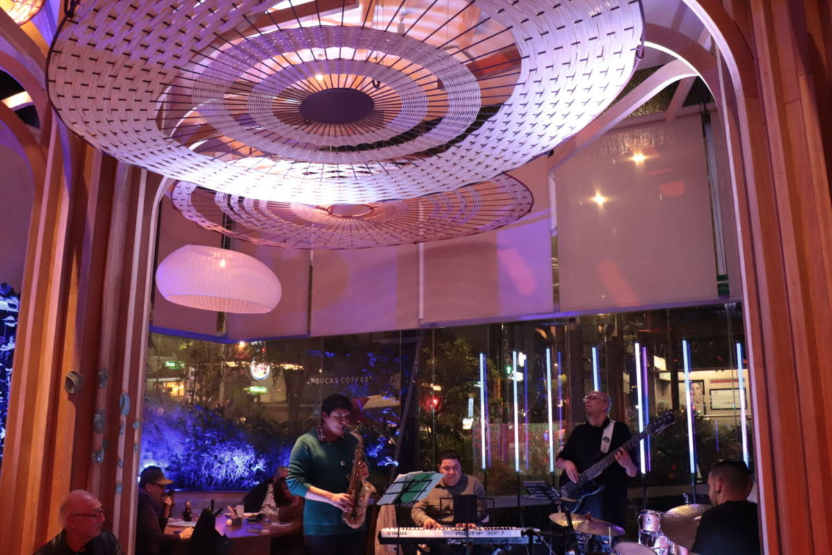 Un Jueves fuera de rutina: Ten un ‘date’ romántico escuchando jazz en vivo al sur de la CDMX