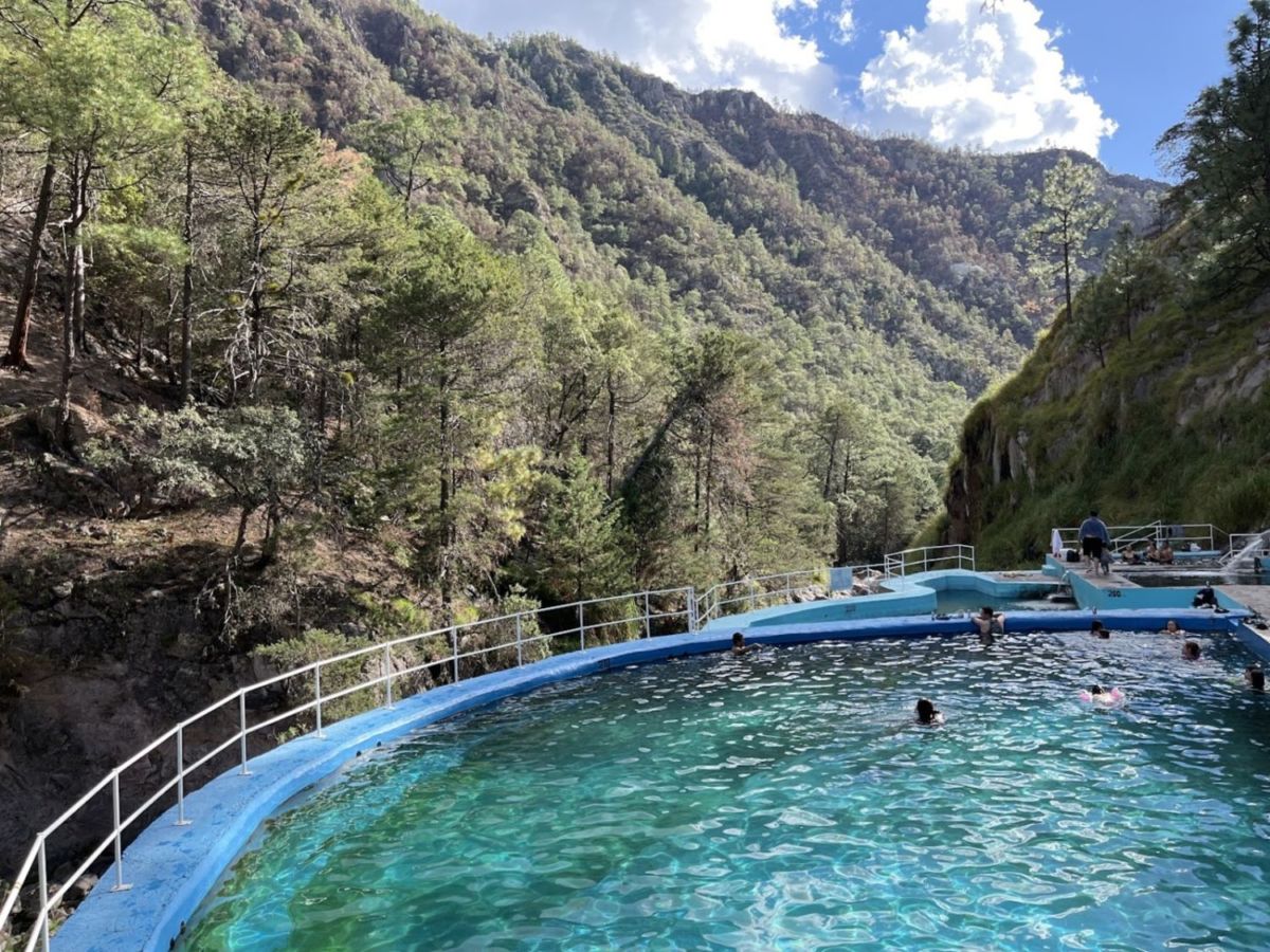 Estas aguas termales en plena montaña son uno de los secretos mejores guardados del norte de México 