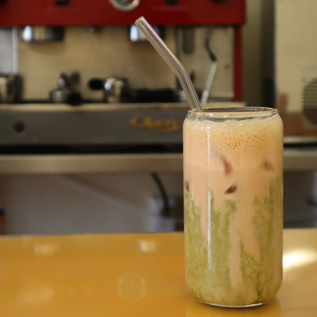 Matcha latte con mamey