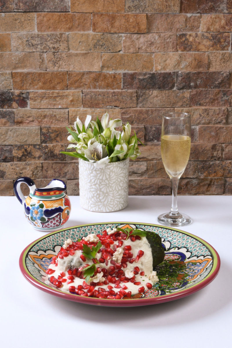 Disfruta de la temporada de Chiles en Nogada en El Tajín, el restaurante cargado de historia y tradición en Coyoacán