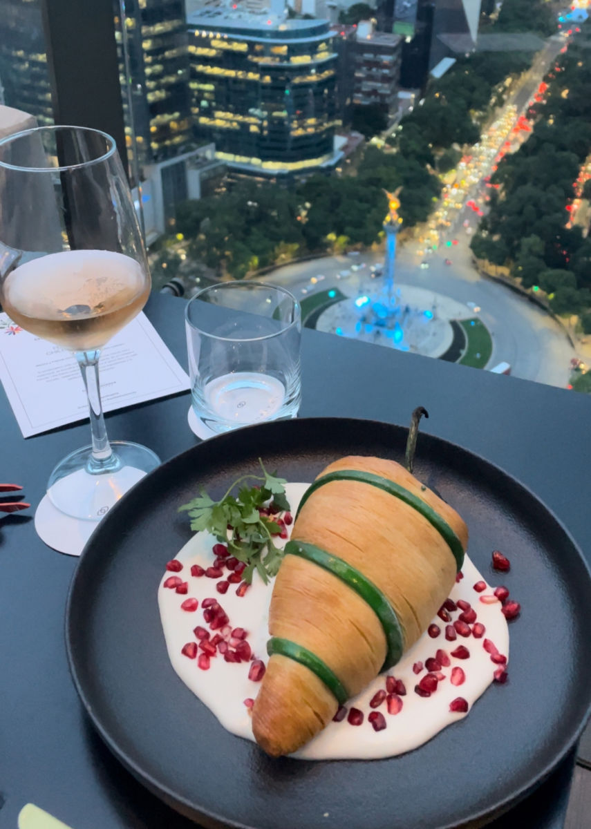 El chile en nogada más original es también el que comerás con la mejor vista de la CDMX