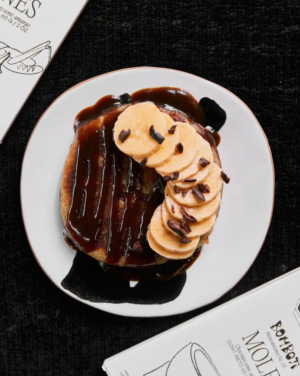 Pan de plátano con caramelo de miso
