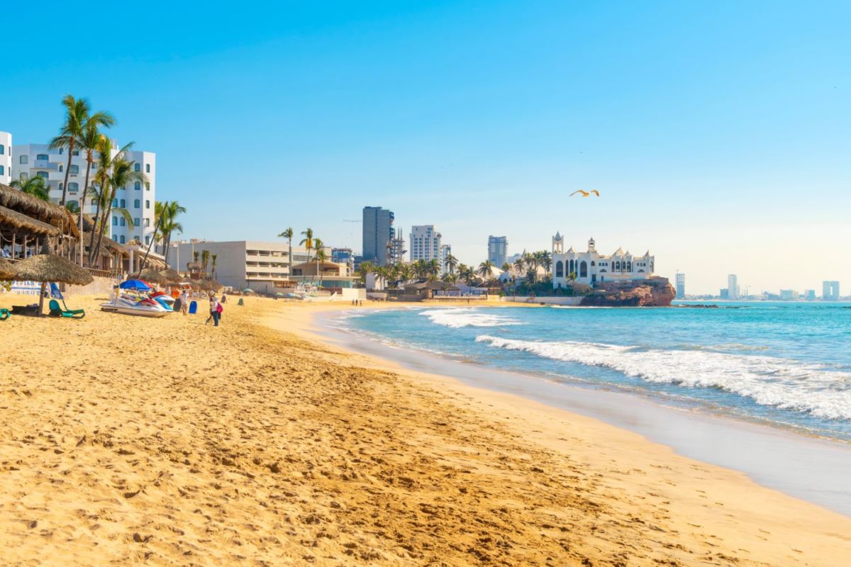 5 playas en México ideales para caminar mientras te mojas los pies en el mar 