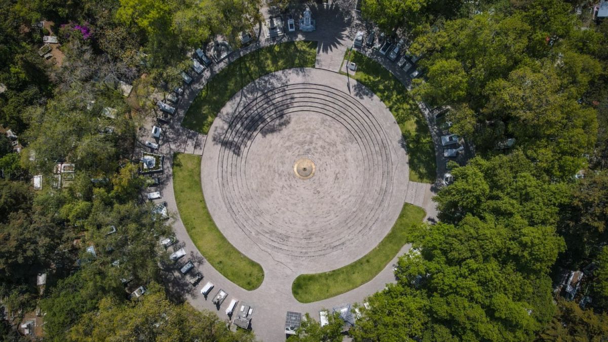 Visita el panteón más antiguo de la CDMX, está en Chapultepec y no sabías