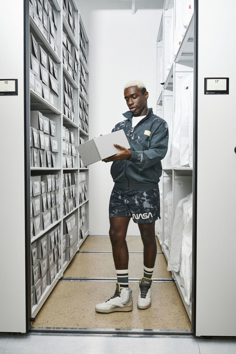 ropa deportiva inspirada en el espacio