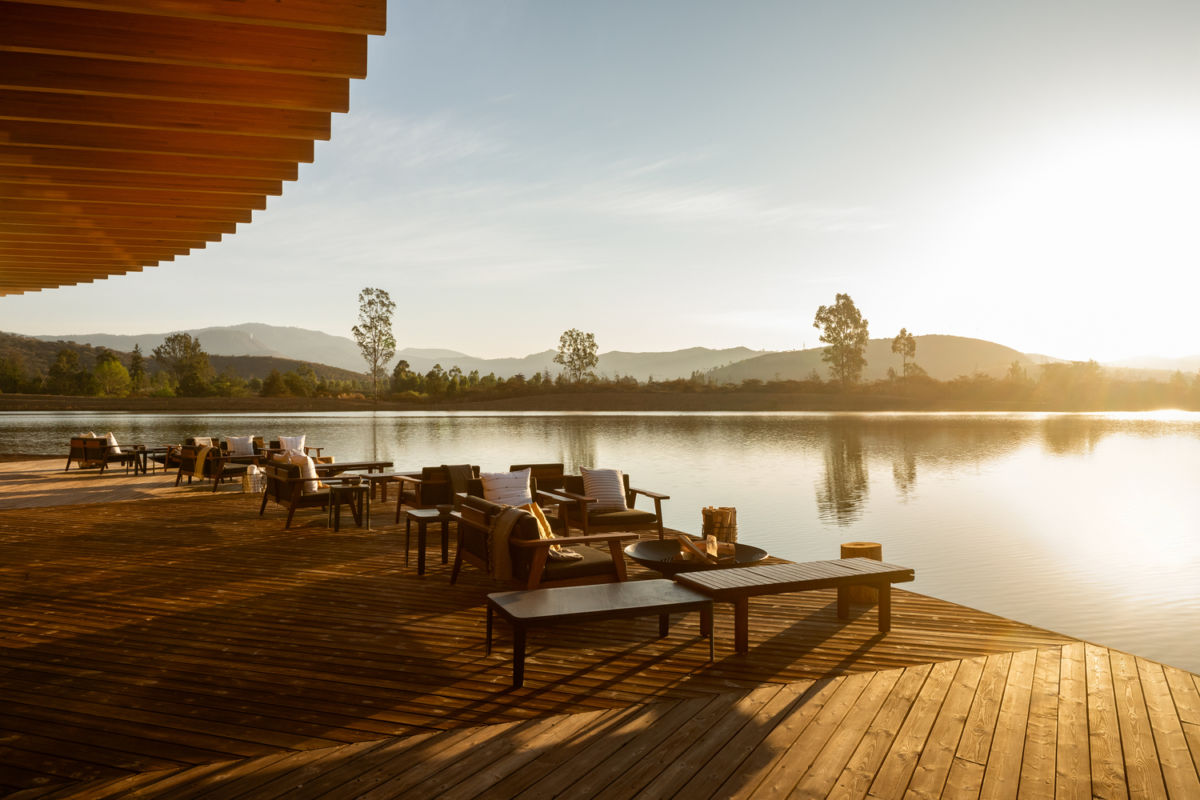 Todo sobre la exclusiva casa club con alberca en medio de un lago a 3 hora de la CDMX