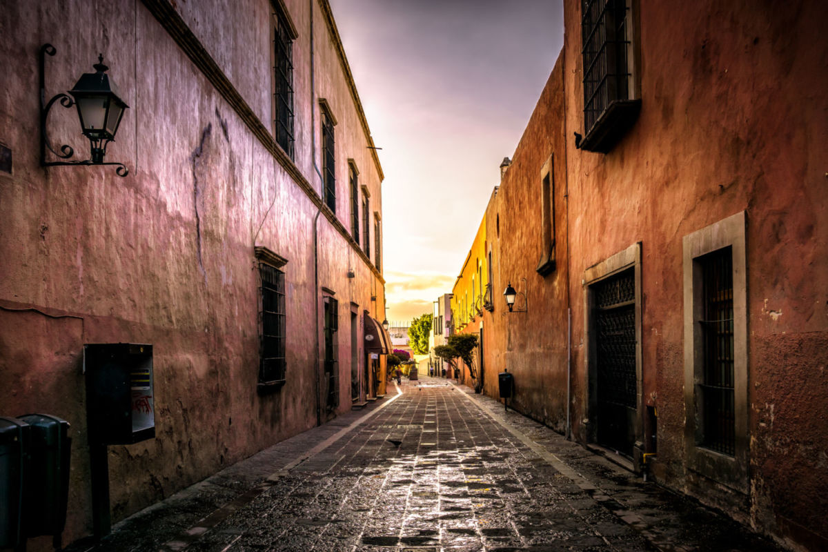 5 destinos en México para hacer callejoneadas y recorridos de leyendas