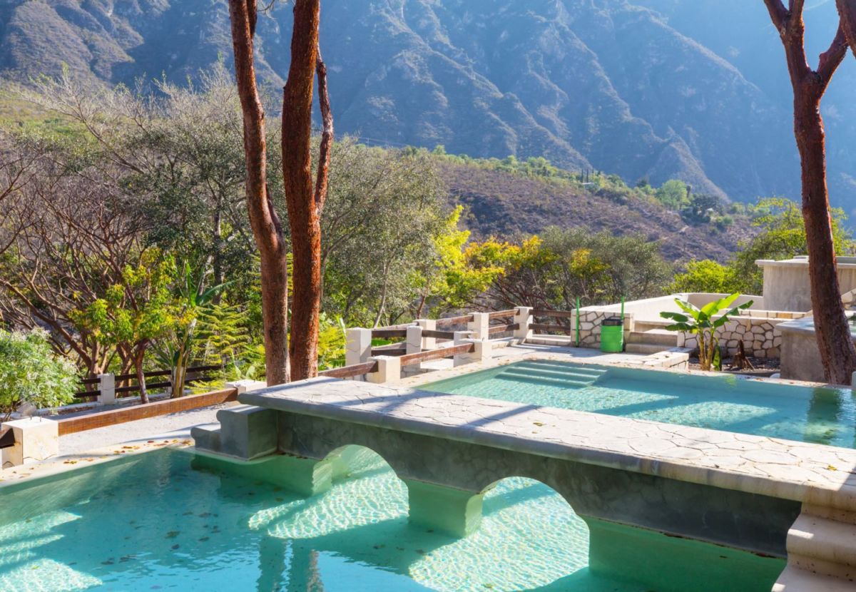 Las inusuales albercas termales cerca de la CDMX son el plan ideal para escaparte en temporada baja 