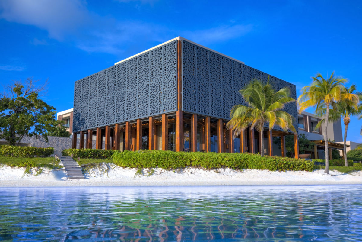 Frente al mar, entre sal, brisa y fuego, está el hotel donde hoy se come mejor en México, y nadie lo vio venir