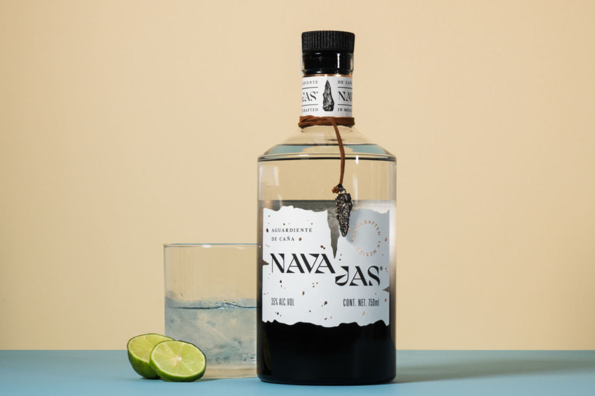 Navajas destilado de caña