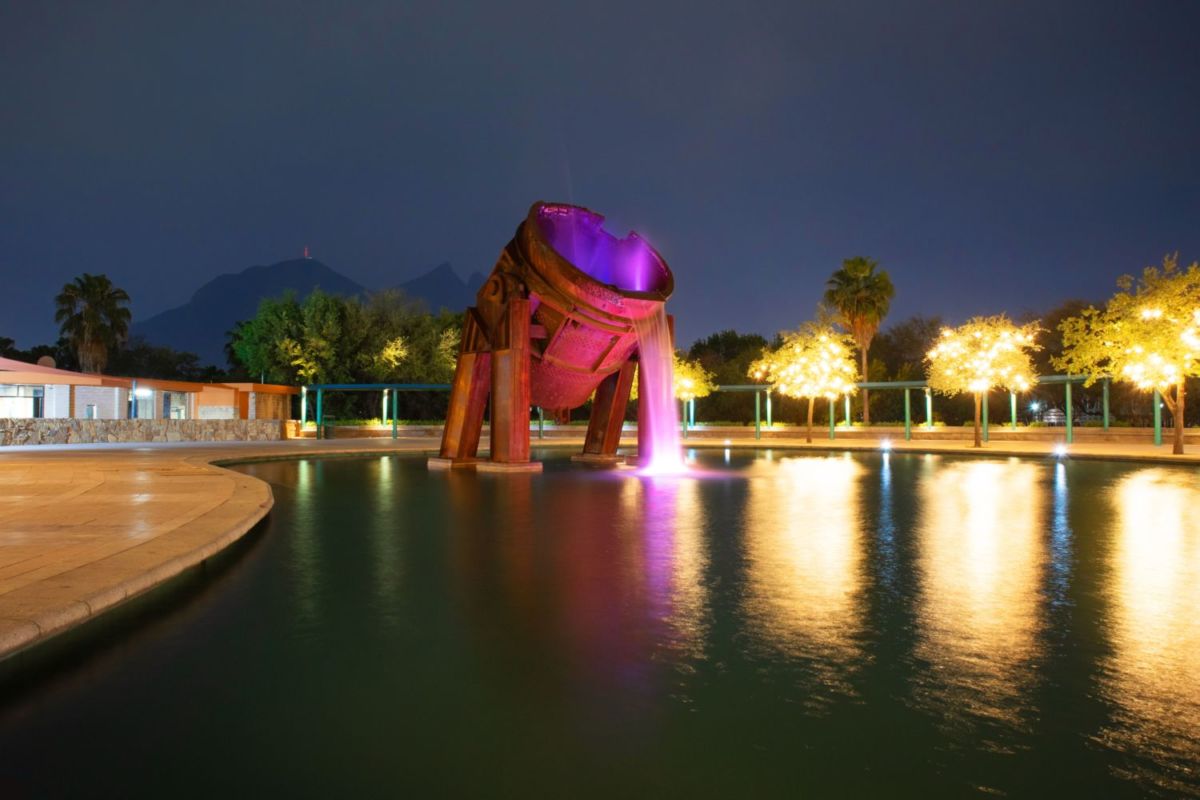 Paseo Santa Lucía en Monterrey