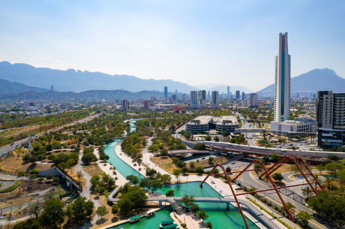 Paseo Santa Lucía en Monterrey
