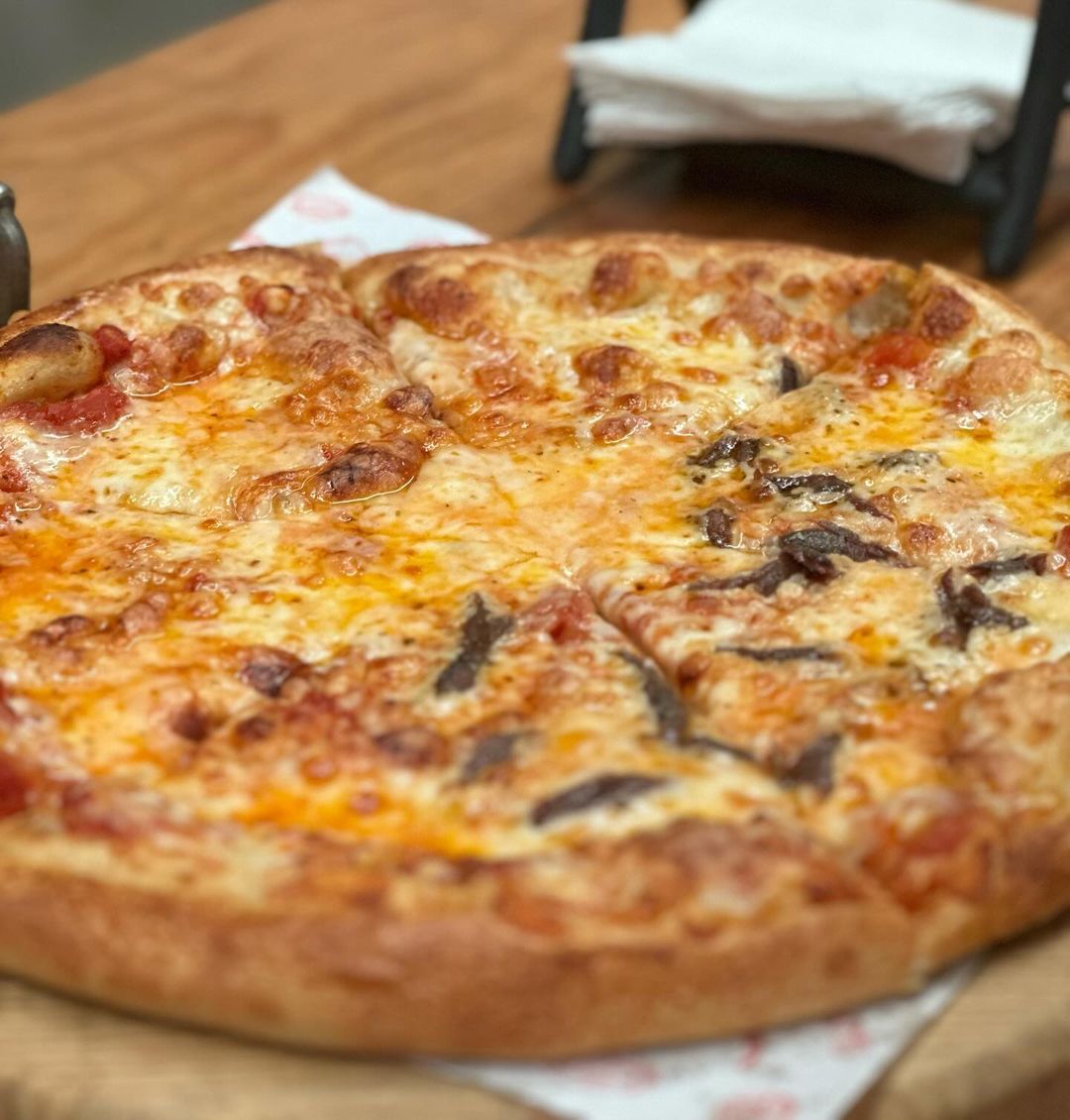 Pizza de queso y anchoas