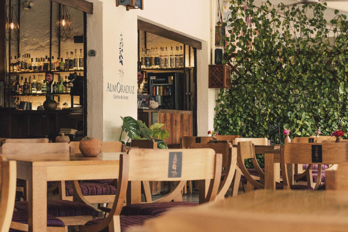 Prueba la tostada de papada de cerdo más ‘deli’ en este restaurante de Puerto Escondido 